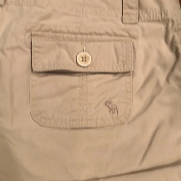 Abercrombie & Fitch Size 4 Khaki Shorts - Picture 3 of 5